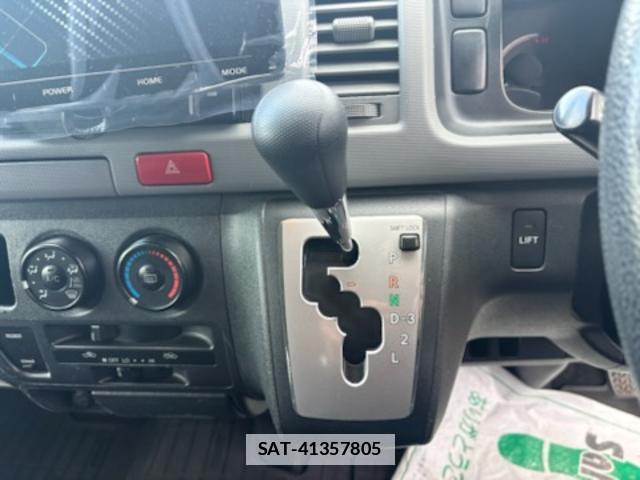 Toyota HIACE COMMUTER 2012-03 7804933-11