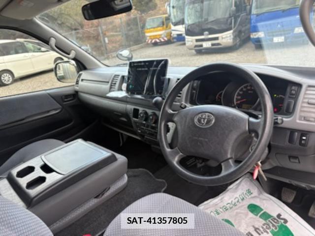 Toyota HIACE COMMUTER 2012-03 7804933-12