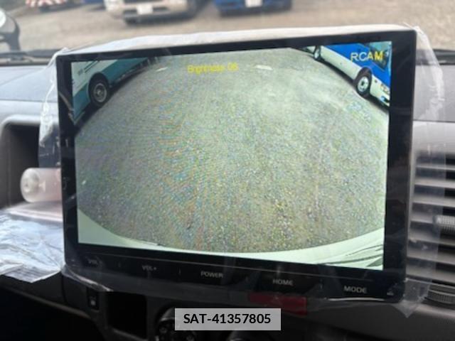 Toyota HIACE COMMUTER 2012-03 7804933-14