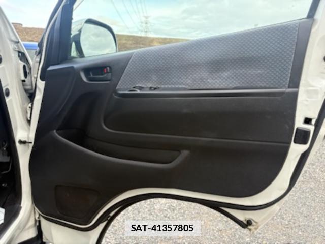 Toyota HIACE COMMUTER 2012-03 7804933-17