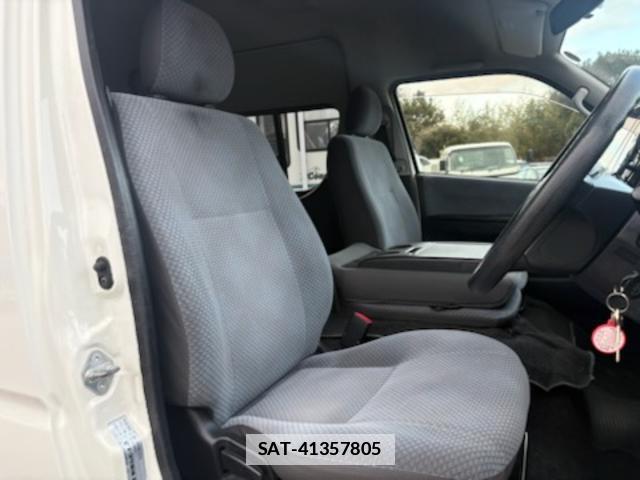 Toyota HIACE COMMUTER 2012-03 7804933-18