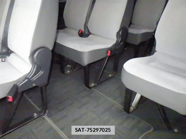 Toyota HIACE COMMUTER 2015-05 7805801-5