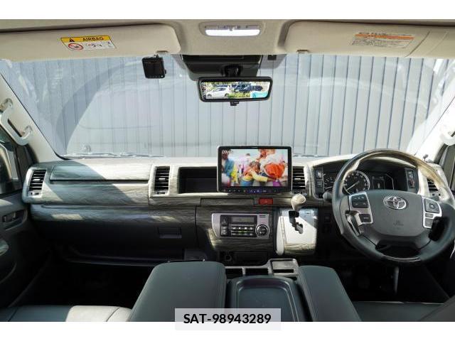 Toyota HIACE COMMUTER 2021-10 7808069-2