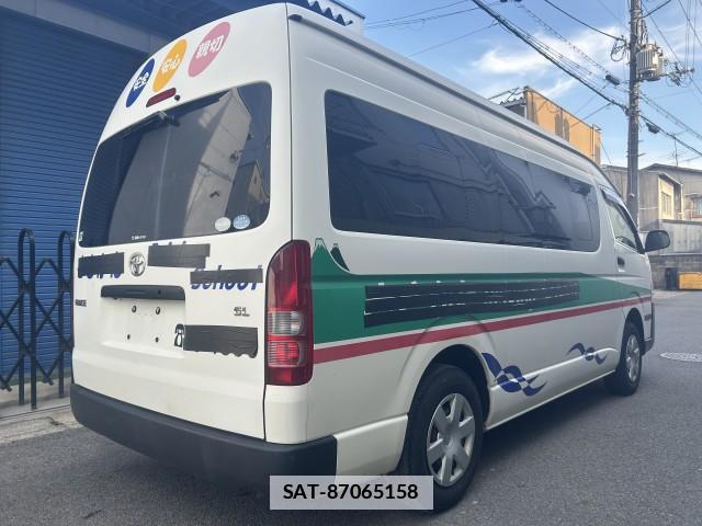 Toyota HIACE COMMUTER 2016-05 7810516-3