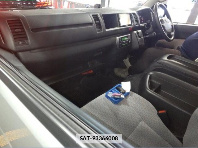 Toyota HIACE COMMUTER 2020-03 7810570-3