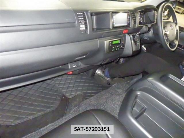 Toyota HIACE COMMUTER 2023-09 7810585-3