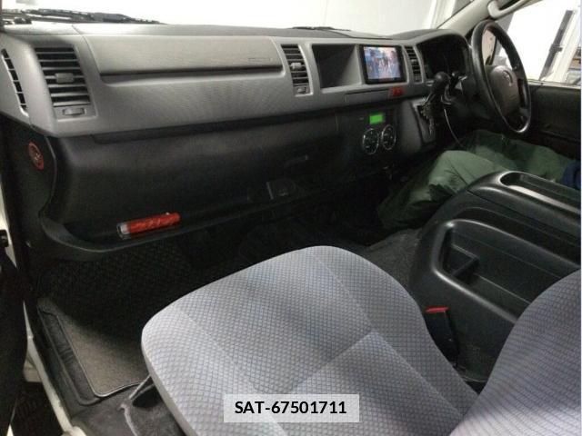 Toyota HIACE COMMUTER 2012-12 7810614-2