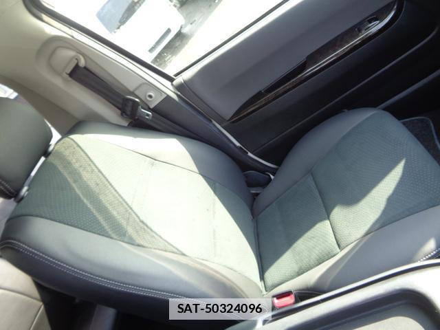 Toyota HIACE VAN 2015-04 7792998-13