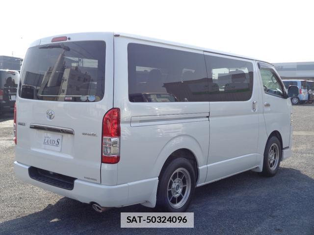 Toyota HIACE VAN 2015-04 7792998-14