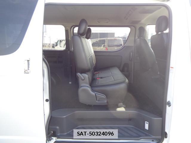 Toyota HIACE VAN 2015-04 7792998-17