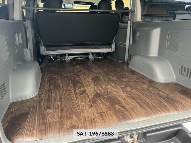 Toyota HIACE VAN 2007-11 7793578-18