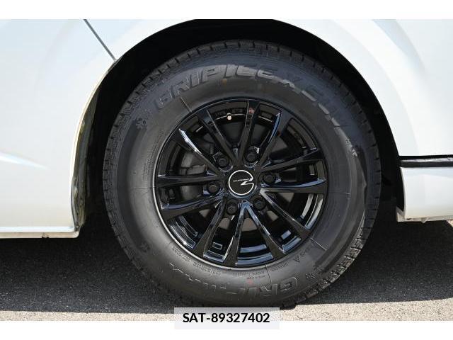 Toyota HIACE VAN 2017-07 7796610-13