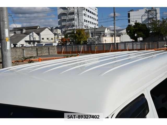 Toyota HIACE VAN 2017-07 7796610-15
