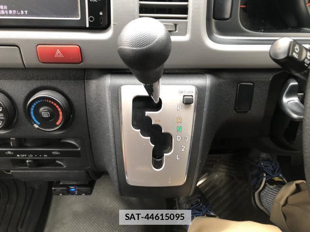Toyota HIACE VAN 2013-12 7797328-15