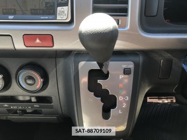 Toyota HIACE VAN 2006-01 7797330-11