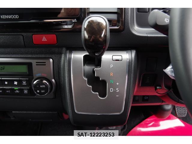 Toyota HIACE VAN 2024-08 7798115-11