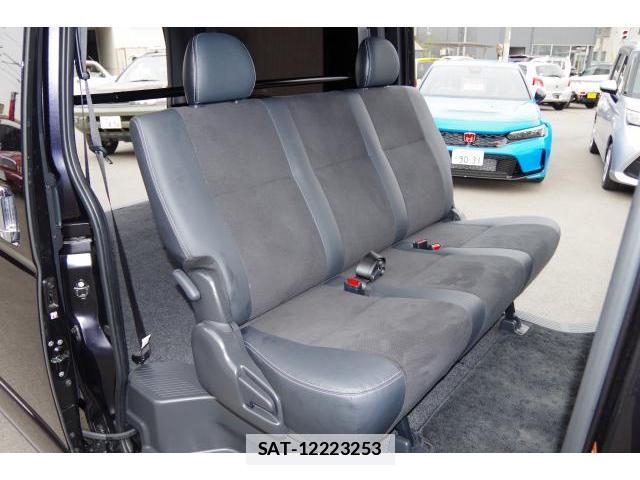 Toyota HIACE VAN 2024-08 7798115-16