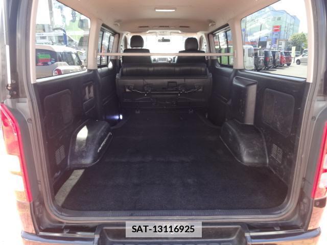 Toyota HIACE VAN 2010-11 7798819-7