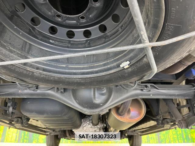 Toyota HIACE VAN 2023-03 7799418-18