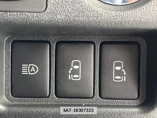 Toyota HIACE VAN 2023-03 7799418-4