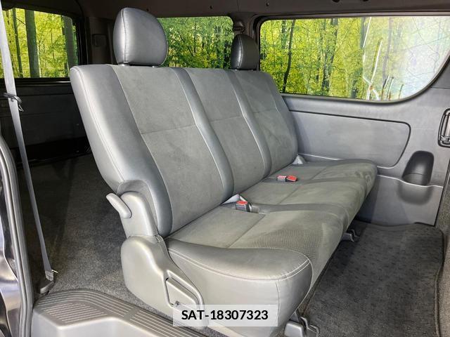 Toyota HIACE VAN 2023-03 7799418-8