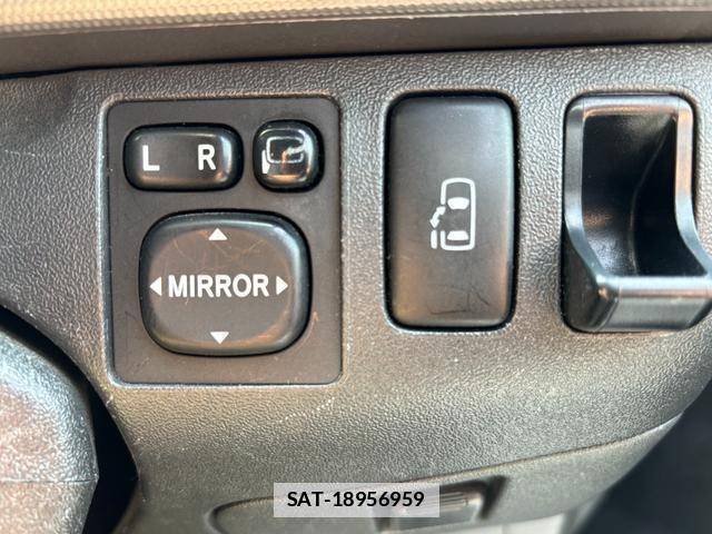 Toyota HIACE VAN 2011-01 7800361-14