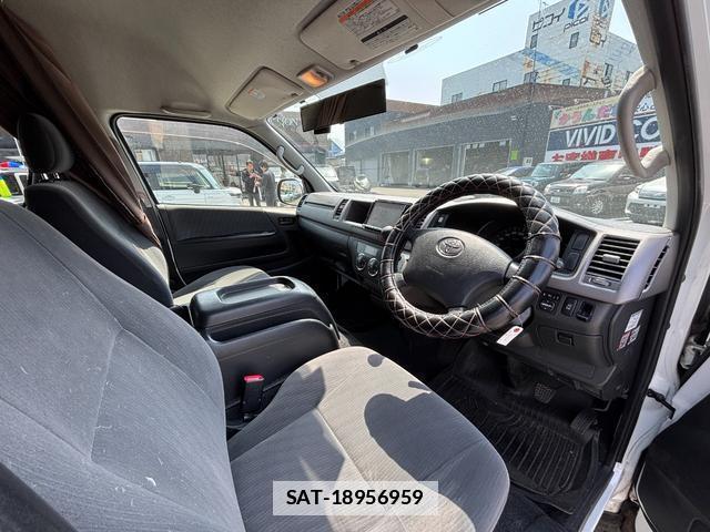 Toyota HIACE VAN 2011-01 7800361-16