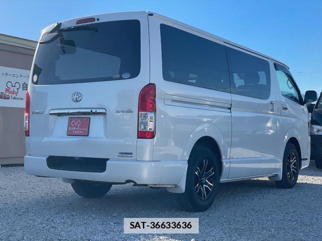 Toyota HIACE VAN 2015-09 7801007-1