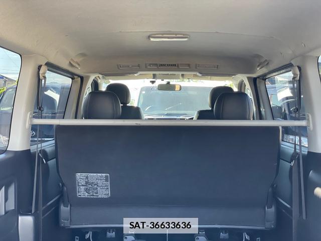 Toyota HIACE VAN 2015-09 7801007-11