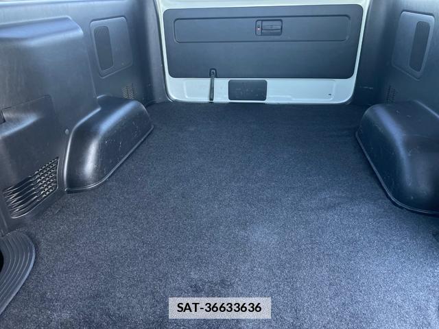Toyota HIACE VAN 2015-09 7801007-15