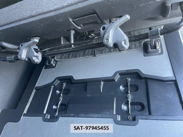 Toyota HIACE VAN 2014-08 7801008-18