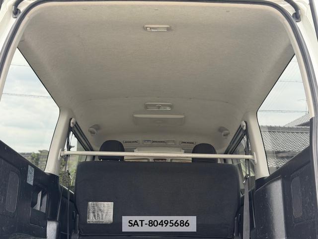 Toyota HIACE VAN 2014-09 7801012-7