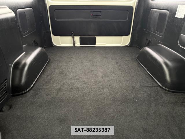 Toyota HIACE VAN 2015-08 7801015-9