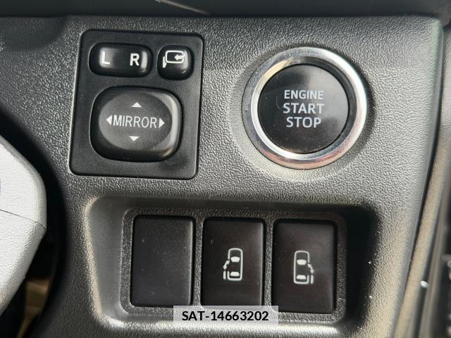 Toyota HIACE VAN 2014-12 7801022-17