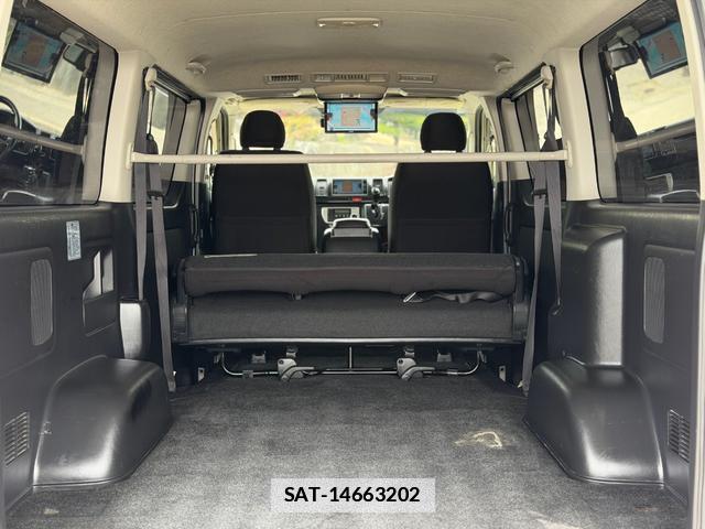 Toyota HIACE VAN 2014-12 7801022-6