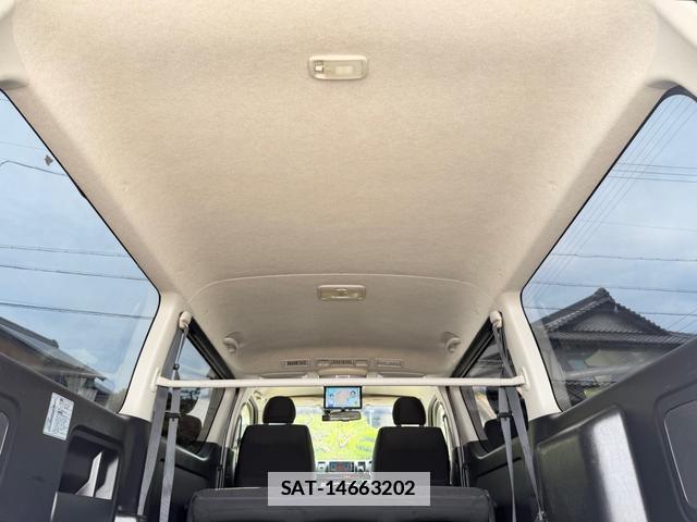 Toyota HIACE VAN 2014-12 7801022-7