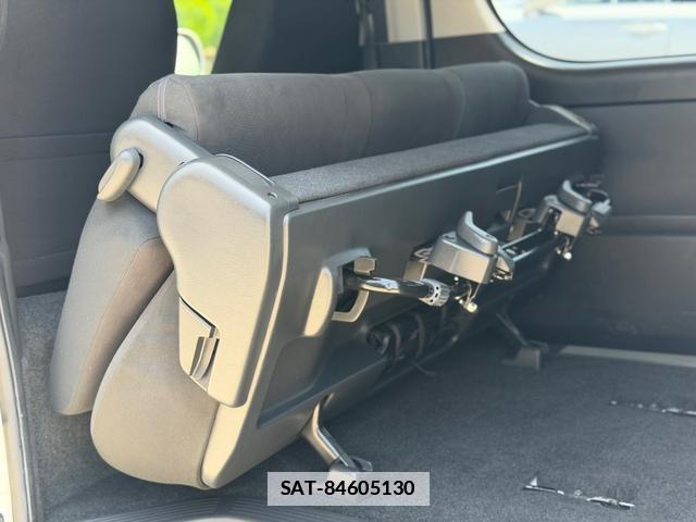 Toyota HIACE VAN 2016-05 7801023-10
