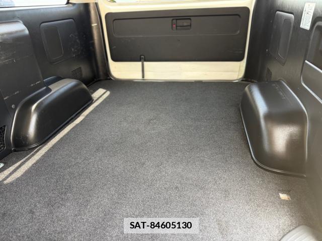 Toyota HIACE VAN 2016-05 7801023-9