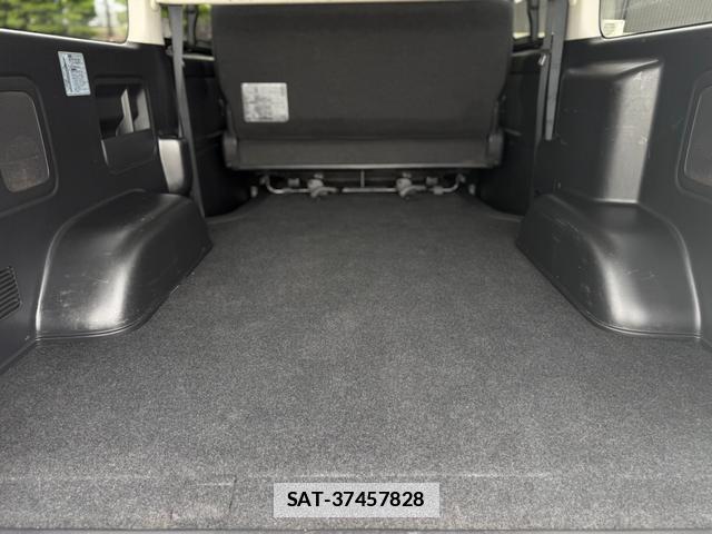 Toyota HIACE VAN 2015-09 7801025-10