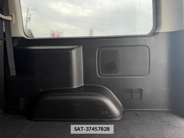 Toyota HIACE VAN 2015-09 7801025-13