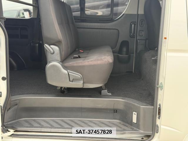 Toyota HIACE VAN 2015-09 7801025-15