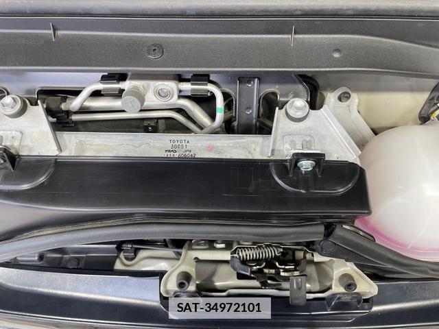 Toyota HIACE VAN 2024-06 7801572-17