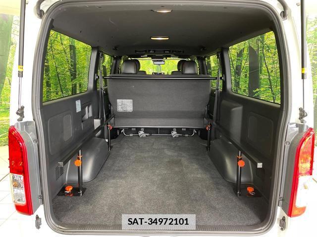 Toyota HIACE VAN 2024-06 7801572-9
