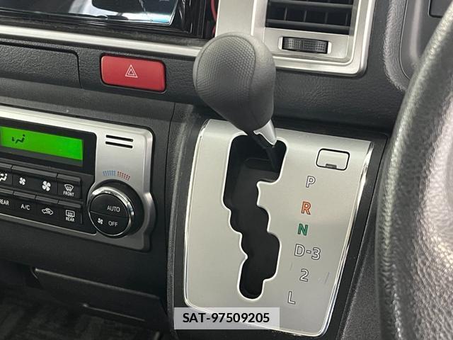 Toyota HIACE VAN 2014-06 7801933-13