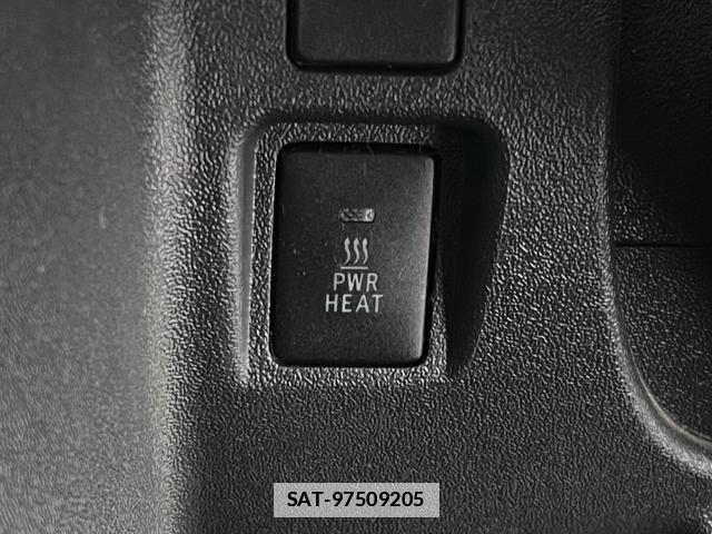 Toyota HIACE VAN 2014-06 7801933-17
