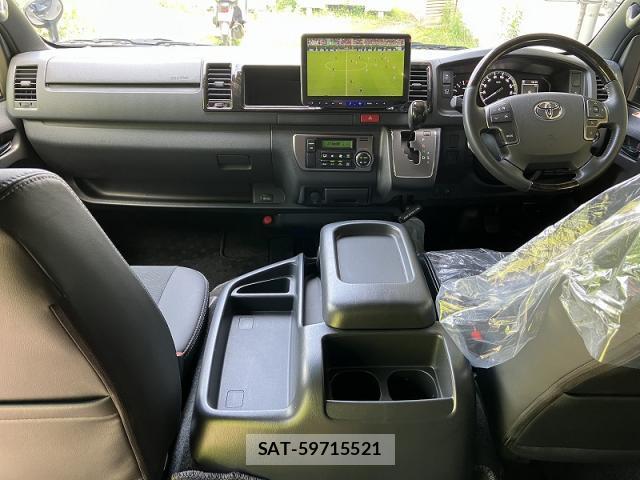 Toyota HIACE VAN 2024-04 7803156-3