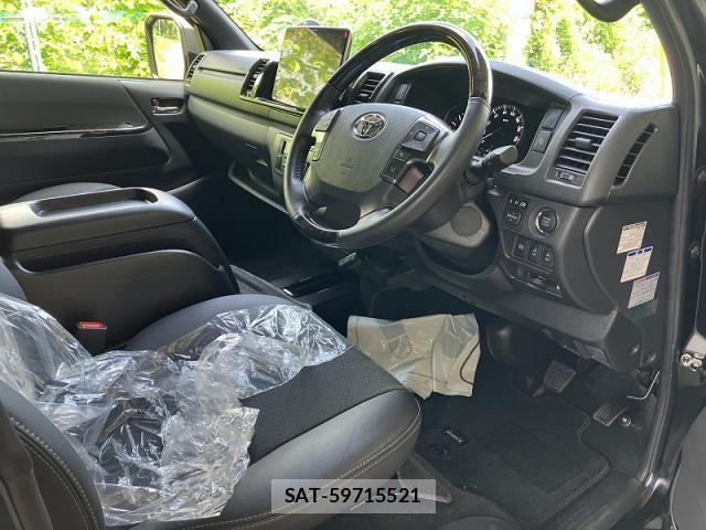 Toyota HIACE VAN 2024-04 7803156-4