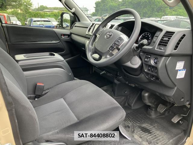 Toyota HIACE VAN 2024-03 7803160-4