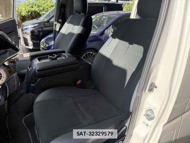 Toyota HIACE VAN 2018-07 7803756-15