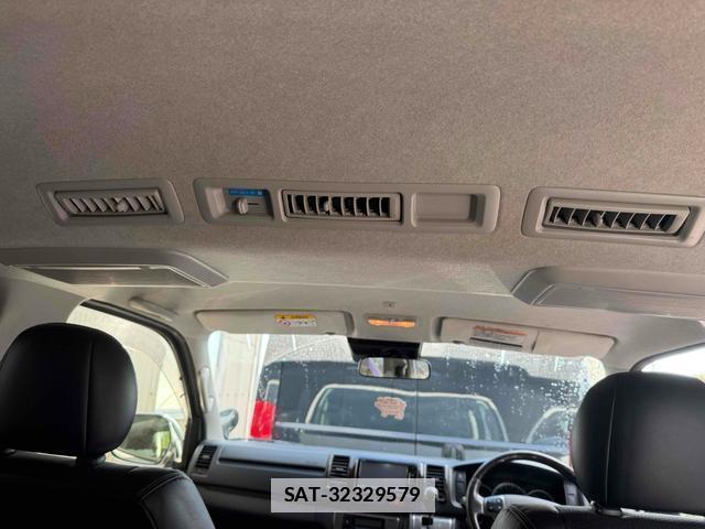 Toyota HIACE VAN 2018-07 7803756-16
